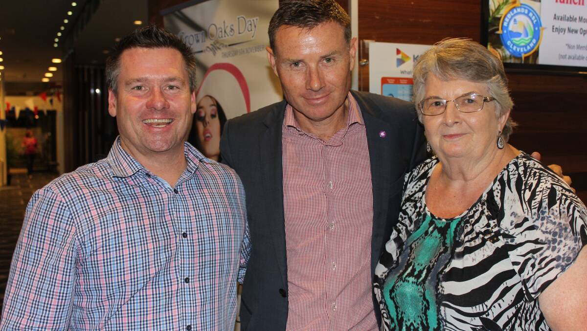 Ausbuild’s Matt Loney with Bowman MP Andrew Laming and Redlands Food Relief’s Linda Sivyer who received just over $14,500 for coming third.