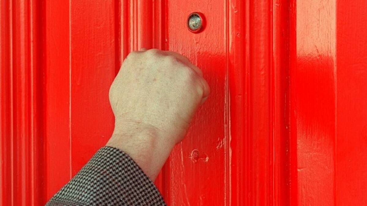 DOOR KNOCKERS: A Thornlands resident believes men offering cheap bitumen driveways door-to-door are running a scam.