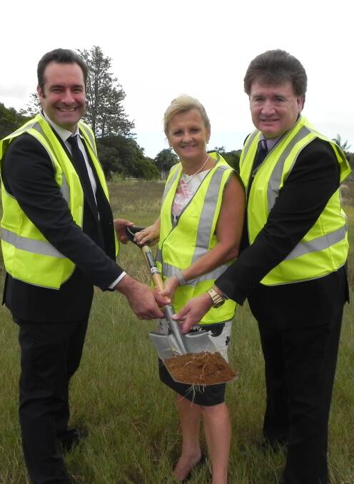 SOD TURN: The first sod turning of Egret Point at Victoria Point on April 21 represents a positive collaboration between developers and Redland City Council as applauded by Vaughn Bowden of Fiteni Homes and Mayor Karen Williams and Cr Lance Hewlett.