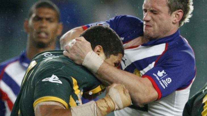 Old school: Willie Mason throws a punch during a Test against England in 2006. Photo: Dallas Kilponen