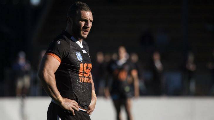 Caught in the middle: Robbie Farah playing NSW Cup against the Newtown Jets. Photo: Dominic Lorrimer