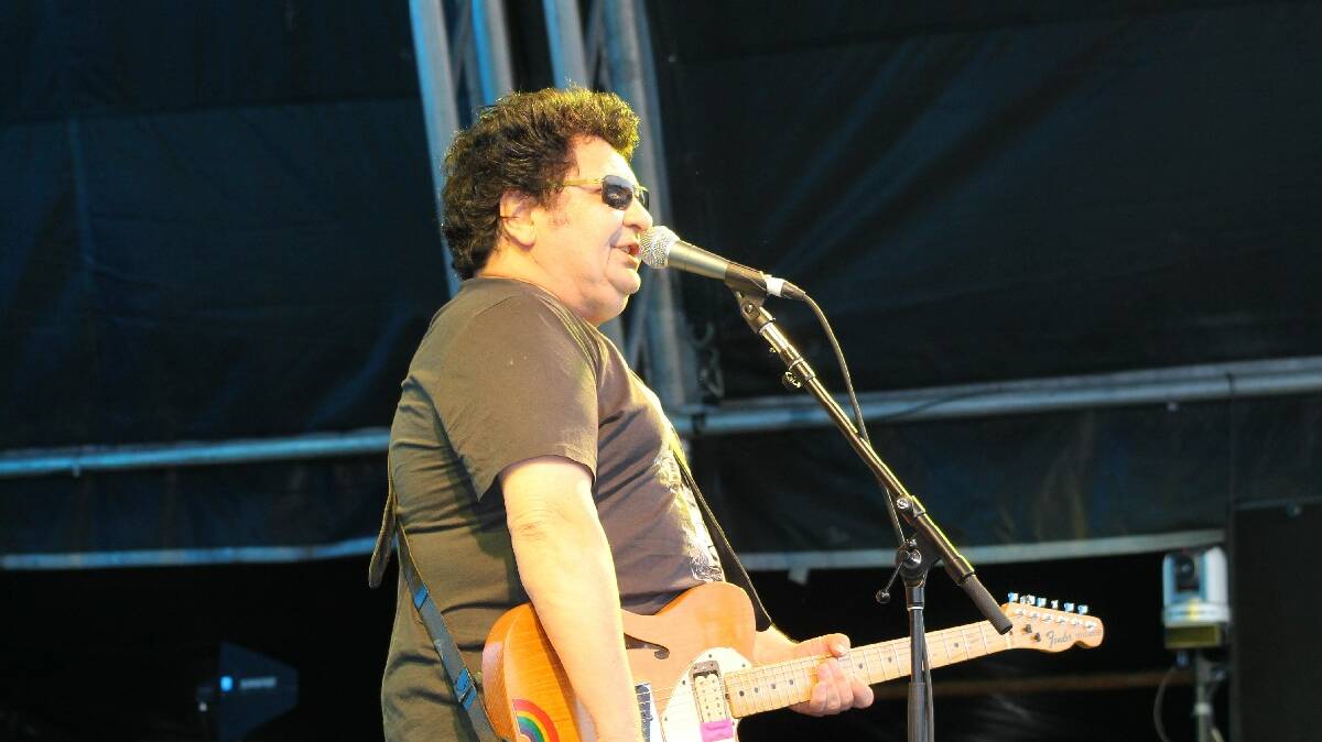 Richard Clapton thrilled the fans with his many hits. Photo by Brian Hurst 