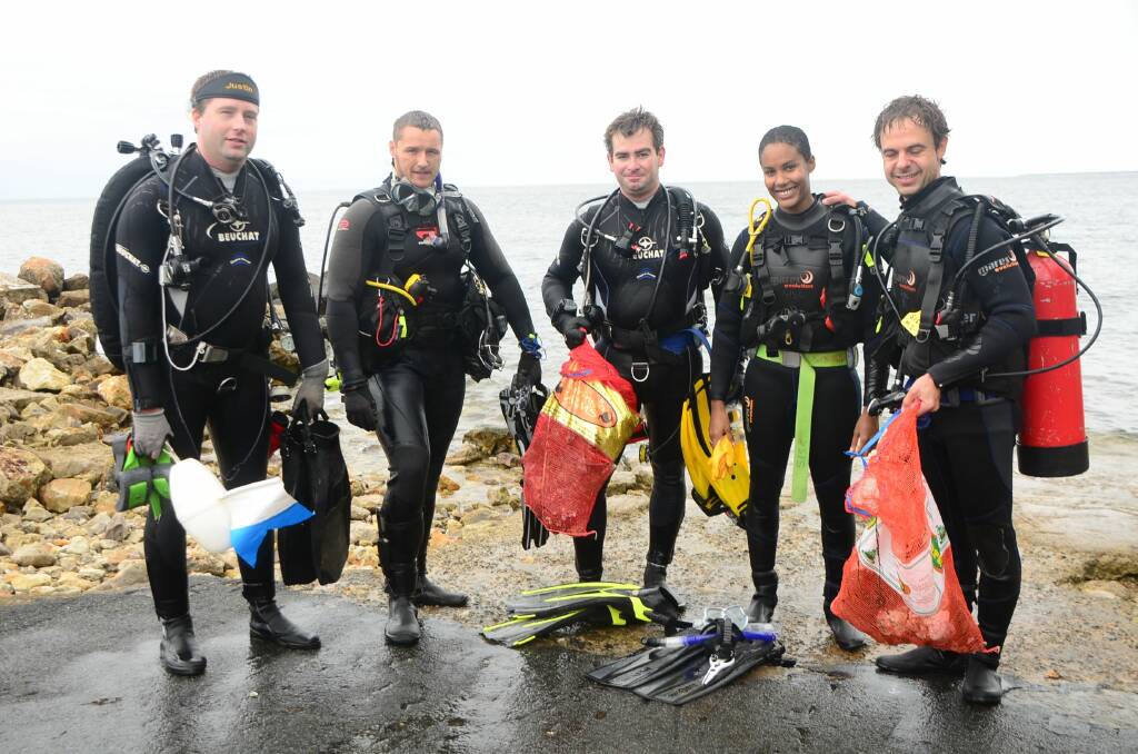 (u'Divers from Reef Check Australia and other groups picked up 39kg of rubbish from the water around Amity. Most of the underwater rubbish was tangled fishing line.',)