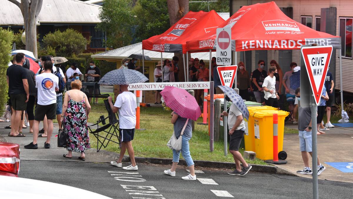 LINE UP: Hundreds of people queued at Redland Hospital for COVID testing on Wednesday morning. Photo: Emily Lowe.