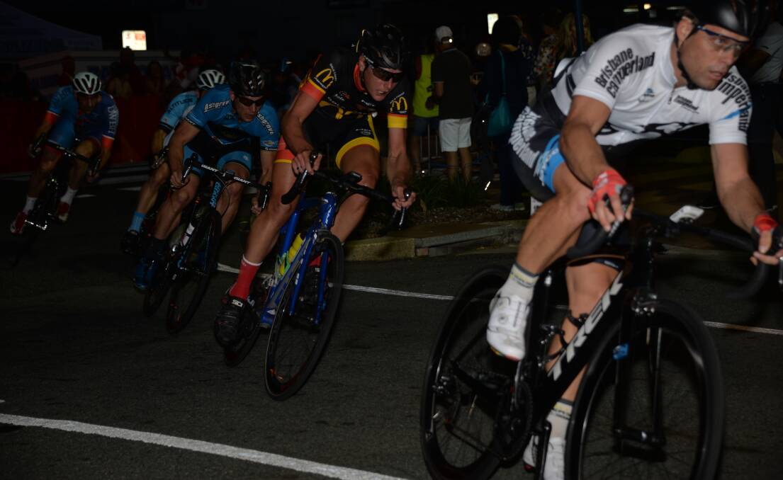 pushing hard: Perfect conditions for hard night racing.