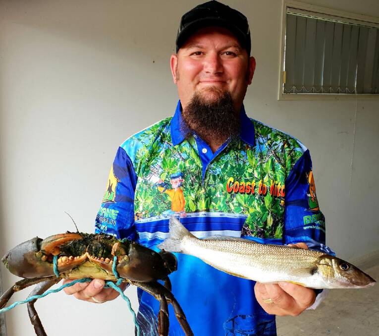 Clint Baldwin with a mixed bag of whiting and mud crabs from Jumpinpin.
