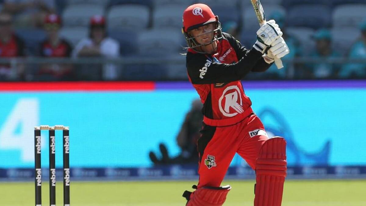 England's Danni Wyatt drove the Melbourne Renegades to a WWBL win over Adelaide Strikers on Sunday.
