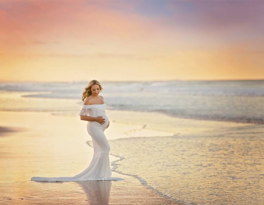 Beach maternity shoot by Jennifer Horner Photography.