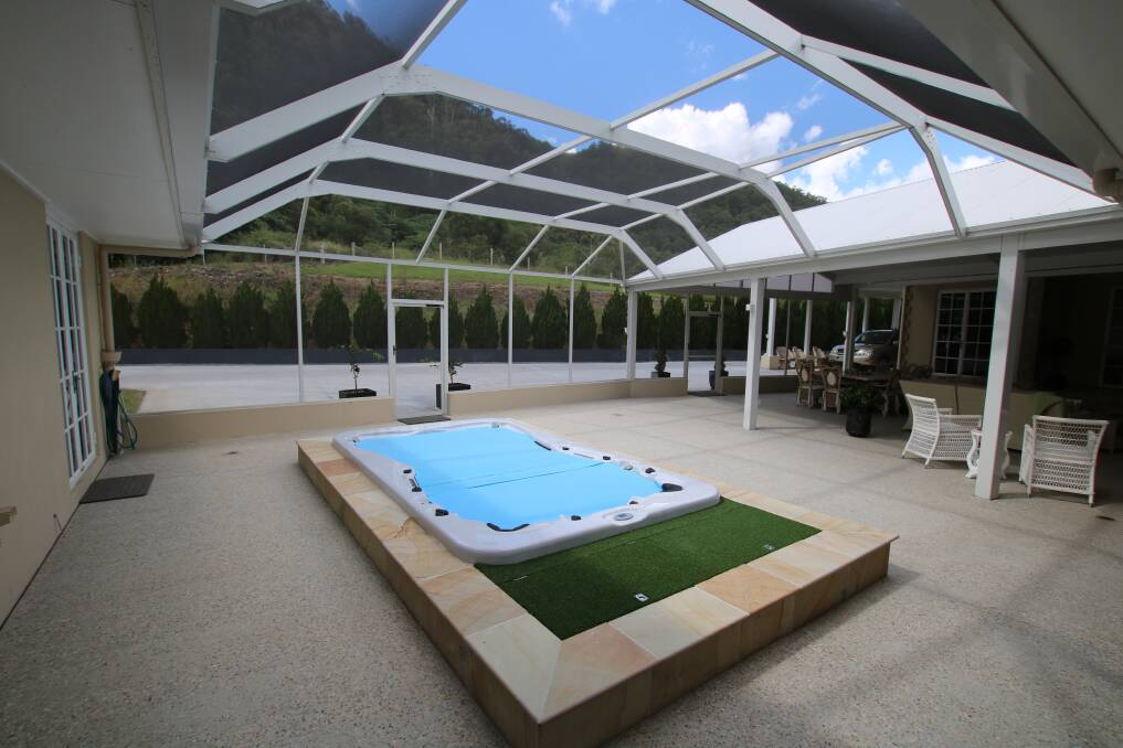 Pool enclosure: Adds value to your home, providing UV protection, reducing water evaporation and chemical usage, and dramatically cutting down cleaning time.