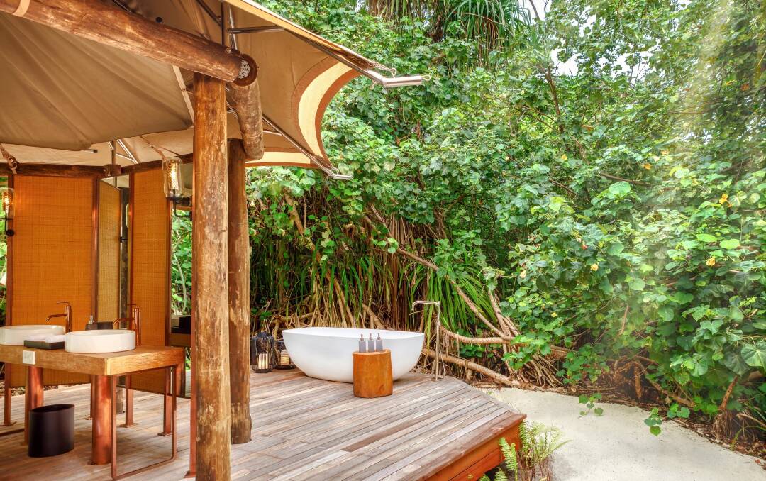 Fairmont Maldives Sirru Fen Fushi: offers safari-style tented villas.