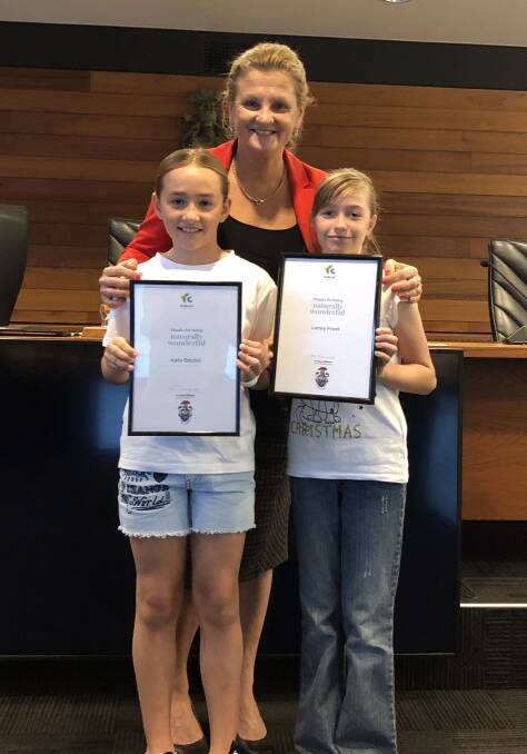 Kate Beutel and Lacey Frost with mayor Karen Williams. Photo: Supplied
