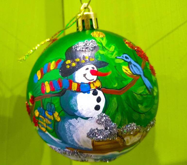 CREATIVE: Russell Island artist Kinga Rypinska is offering a Christmas Baubles Decoration workshop on September 28 and 29.