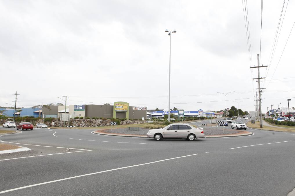 Transport Minister Scott Emerson said he will investigate upgrading the Cleveland roundabout. Photo: Melissa Gibson 
