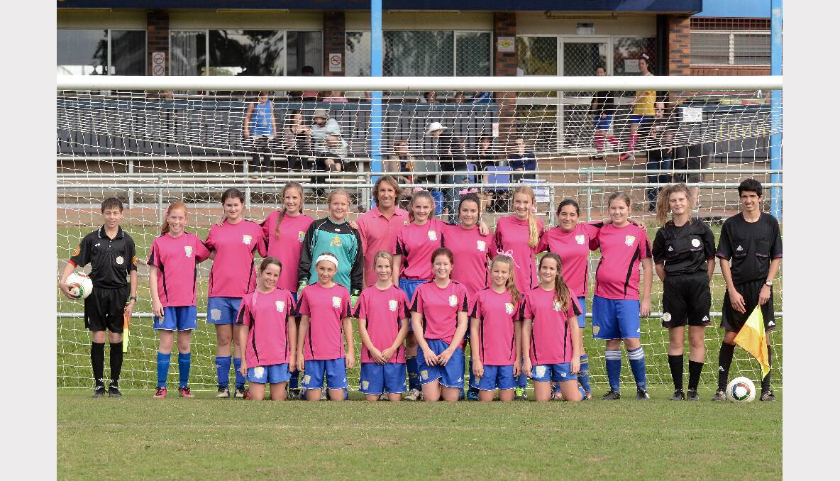 Capalaba Bulldogs Football breast cancer awareness day